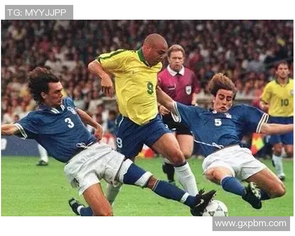 老年足球明星的传奇故事与他们的精彩瞬间回顾