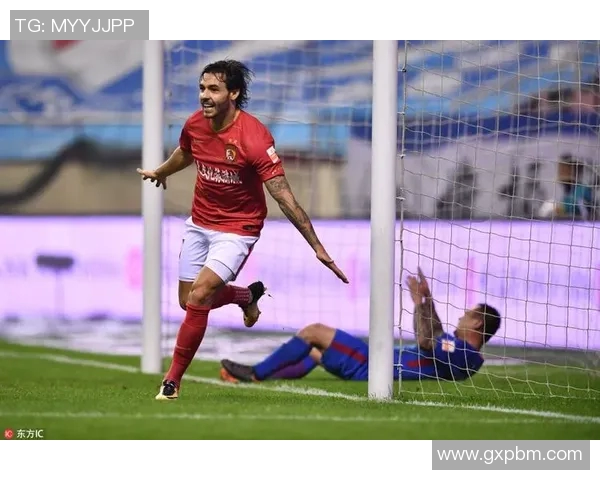 西安足球队在总决赛中的灵活战术与应变能力分析 西安足球队在总决赛中的灵活战术与应变能力分析