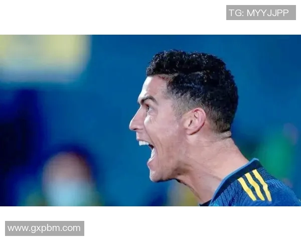 世界足球明星帅气风采大揭秘球场内外的魅力与风格解析